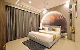 The Meera Hotel