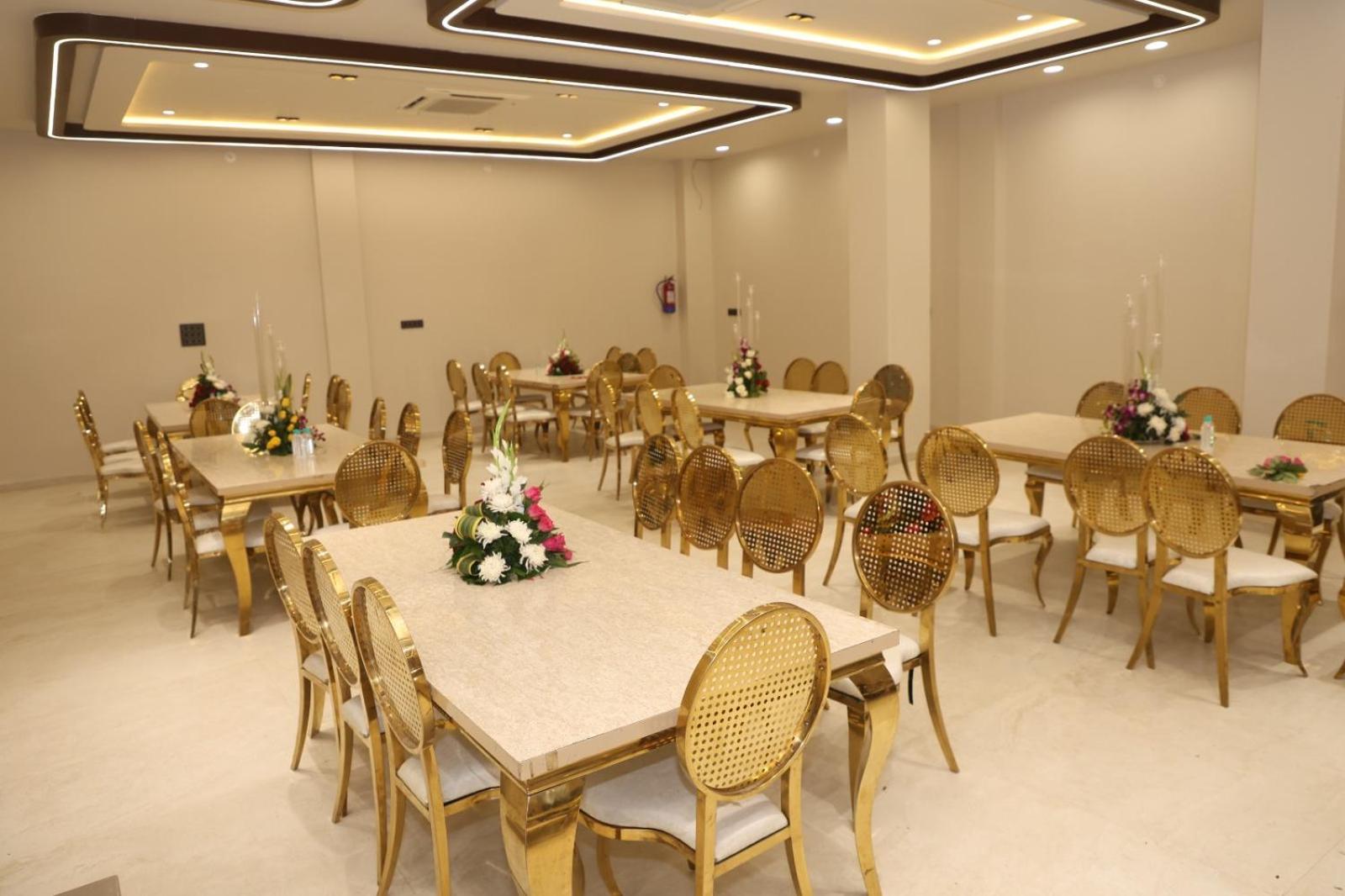 The Meera Hotel Ujjain Exterior photo