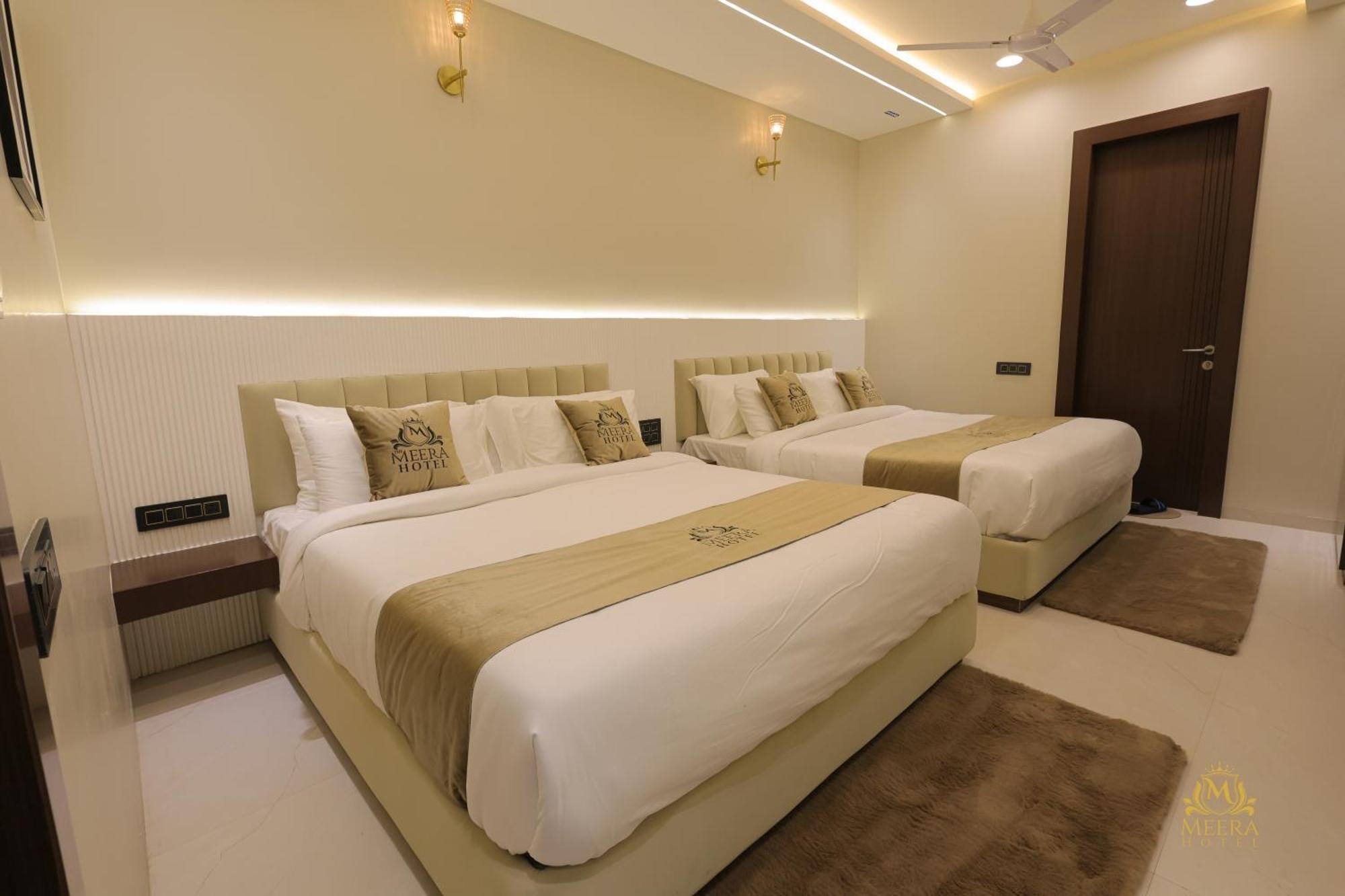 The Meera Hotel Ujjain Exterior photo