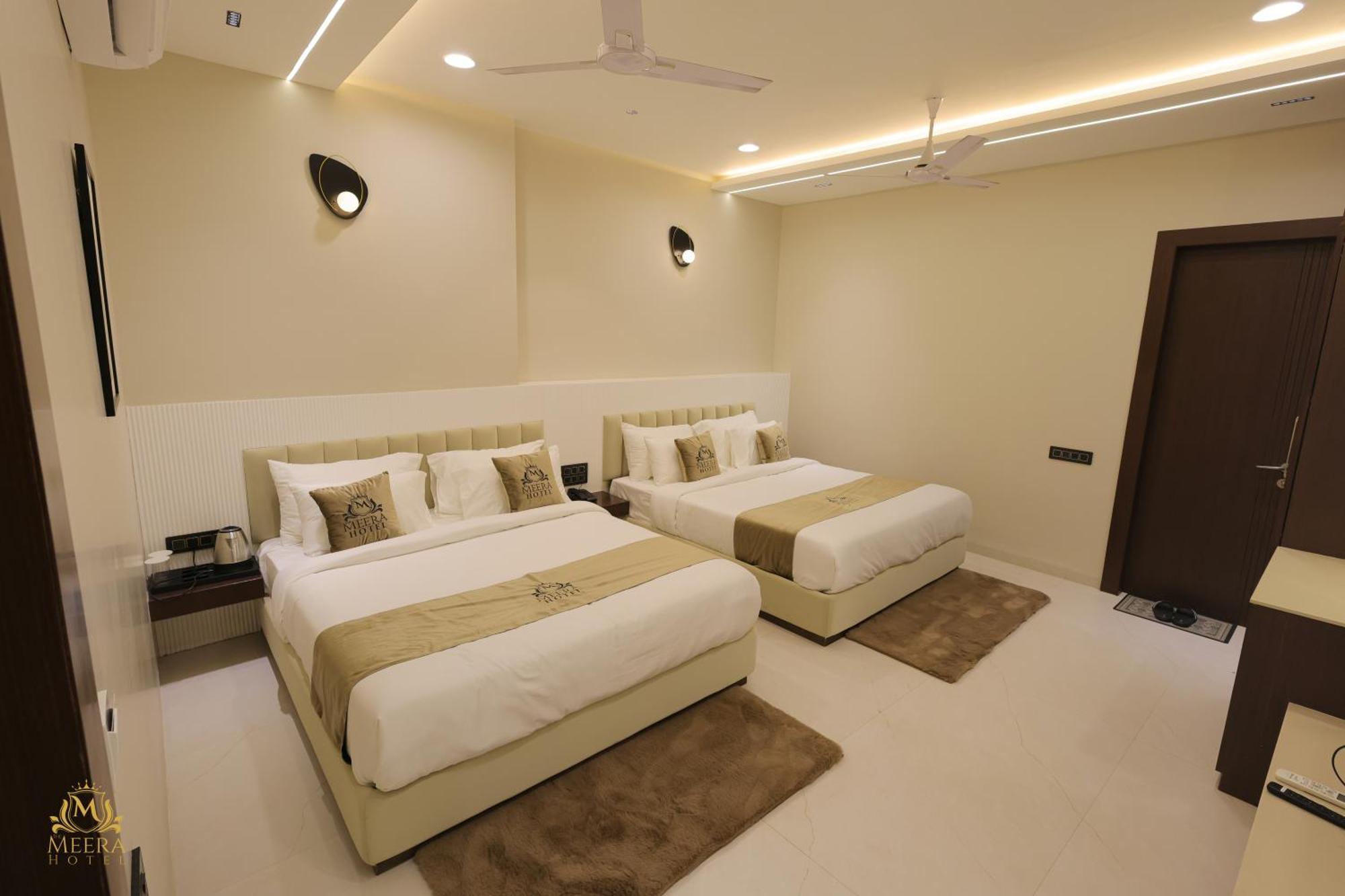 The Meera Hotel Ujjain Exterior photo