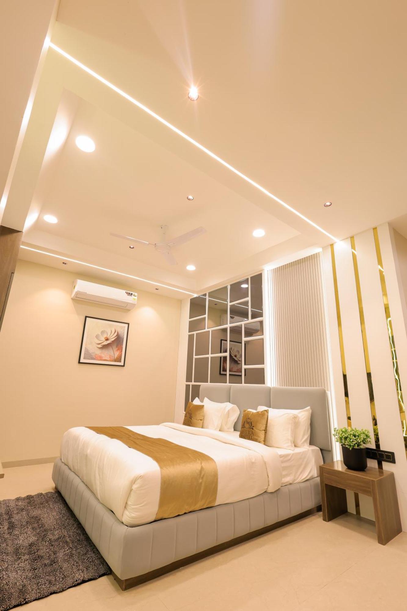 The Meera Hotel Ujjain Exterior photo