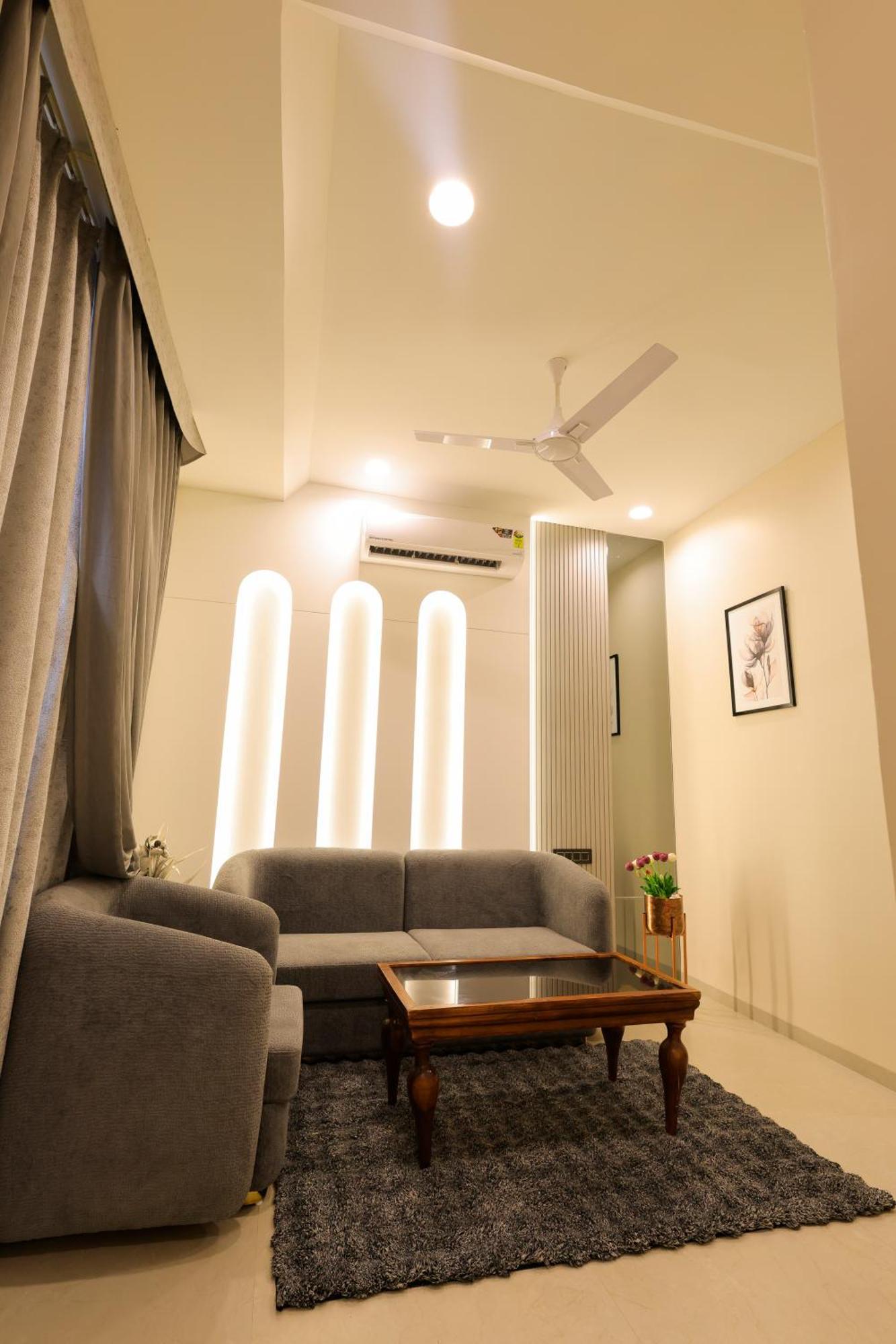 The Meera Hotel Ujjain Exterior photo