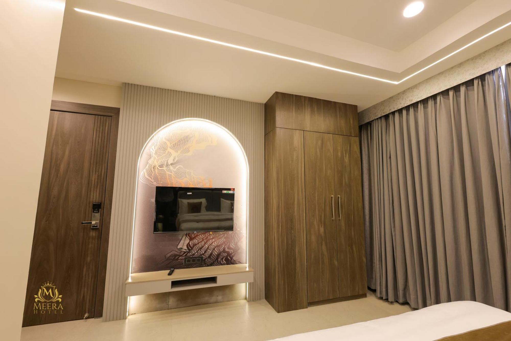 The Meera Hotel Ujjain Exterior photo